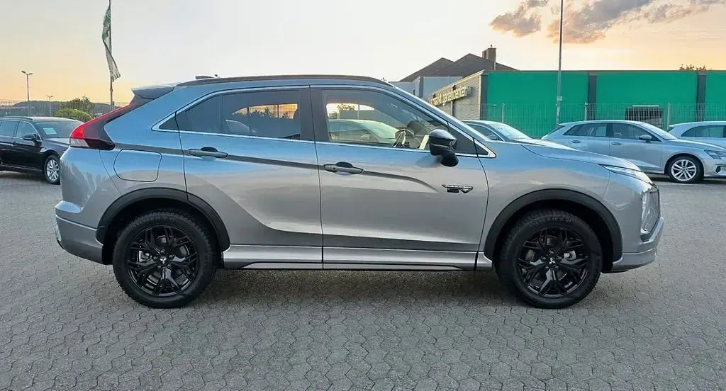 Gebraucht Mitsubishi Eclipse Cross Plus 188 PS (138 kW) 2022 Grau SUV