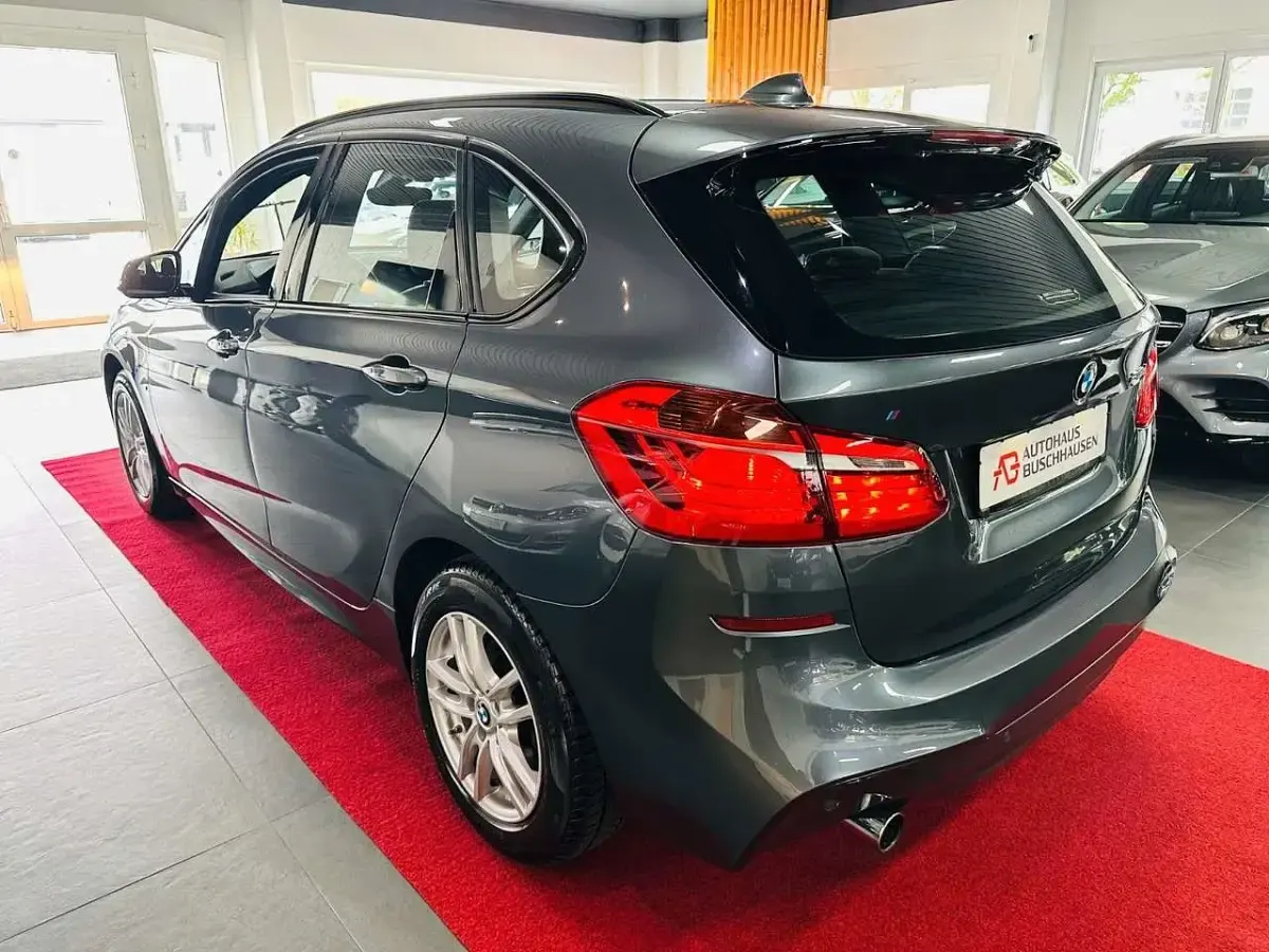 Gebraucht BMW 218 Active Tourer M Sport 150 PS (110 kW) 2017 Grau Van / Kleinbus