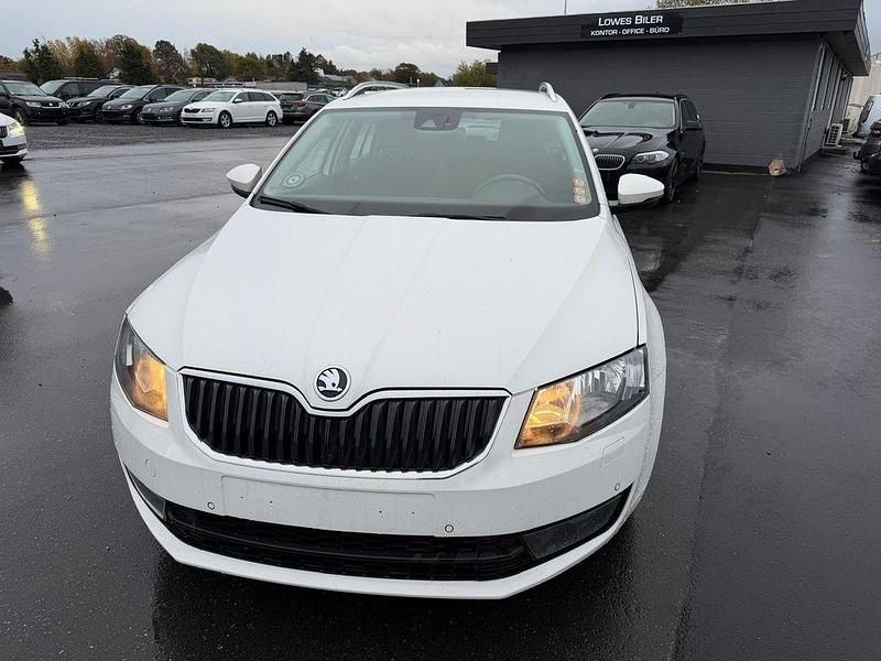 Weiß Gebraucht 2014 Skoda Octavia Elegance Kombi | 3.800 € (Guter Preis) - Bild 1/4