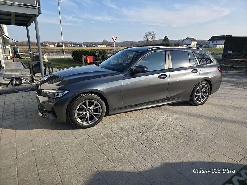 Gebraucht BMW 318 Advantage 150 PS (110 kW) 2019 Grau Kombi