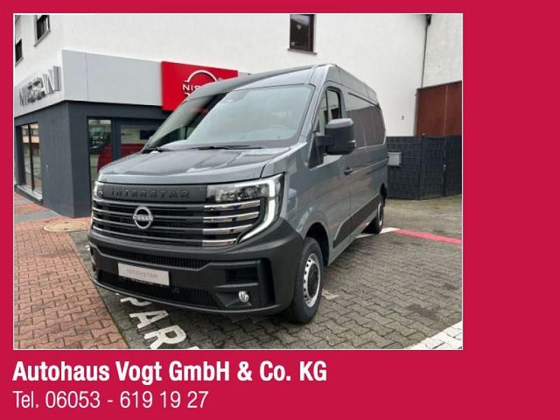 Grau (metallic) Gebraucht 2025 Nissan Interstar N-Connecta Van | 38.900 € (Fairer Preis) - Bild 1/4