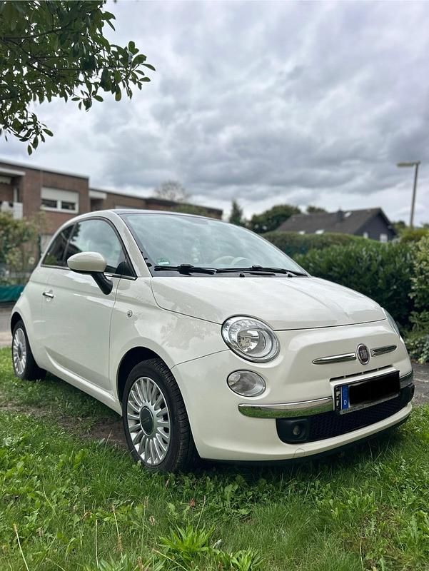 Weiß Gebraucht 2012 Fiat 500 Kleinwagen | 5.980 € (Etwas zu teuer) - Bild 1/4