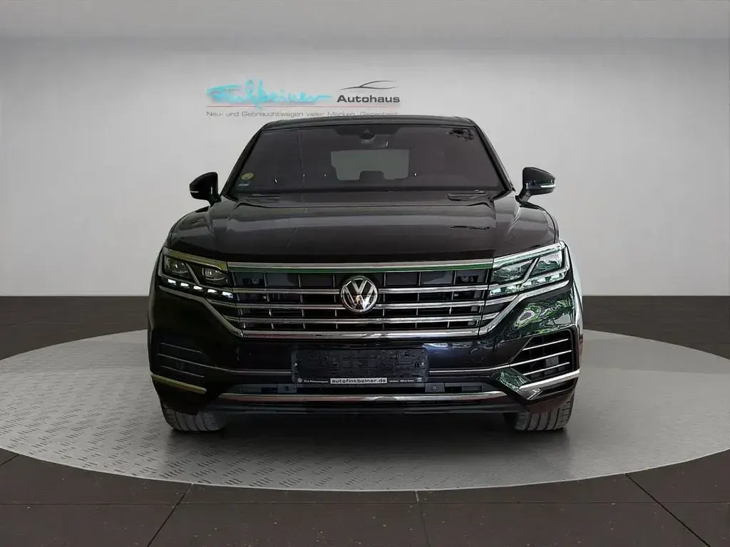 Gebraucht VW Touareg Elegance 286 PS (210 kW) 2019 Deep black perleffekt (schwarz), perleffekt SUV