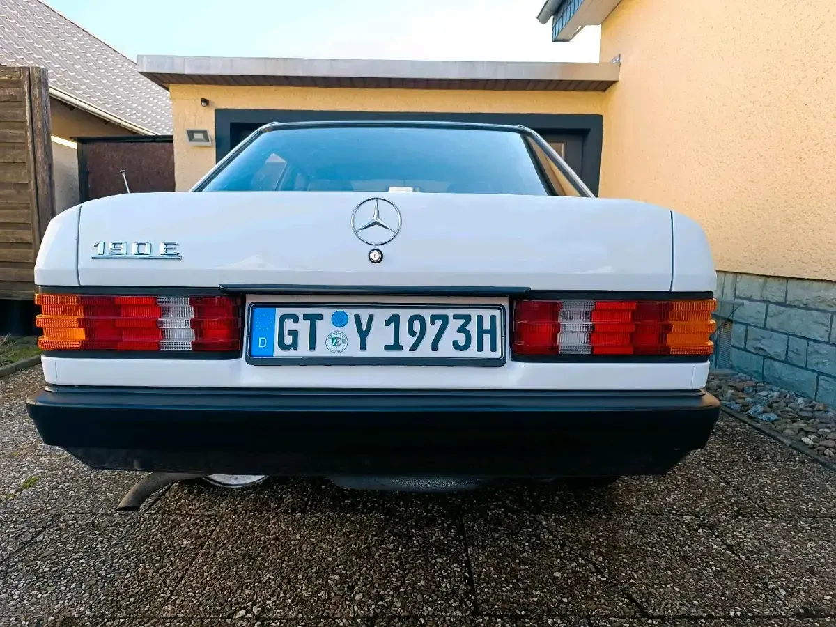 Gebraucht Mercedes 190 122 PS (89 kW) 1988 Weiß Limousine