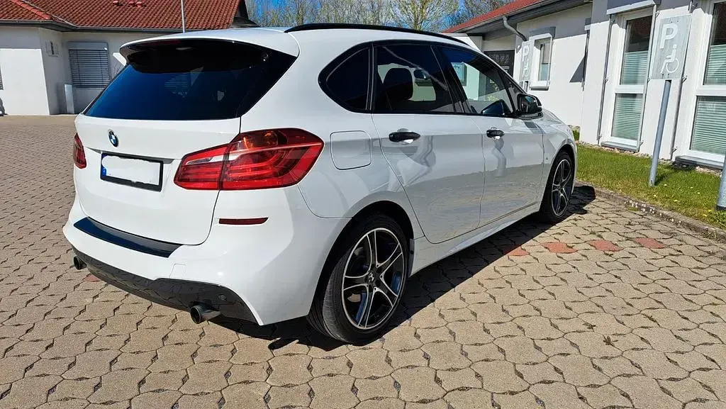 Gebraucht BMW 220 Active Tourer M Sport 192 PS (141 kW) 2016 Weiß Van / Kleinbus