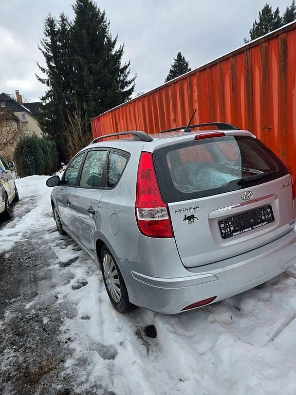 Gebraucht Hyundai i30 Classic 109 PS (80 kW) 2011 Grau Kombi