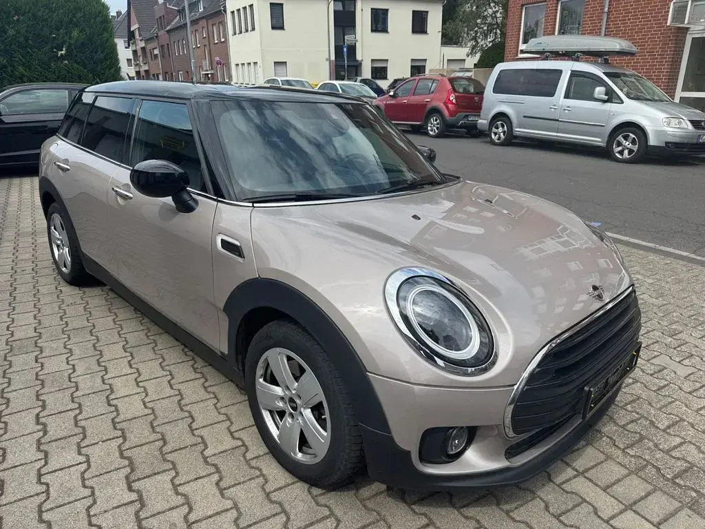 Gebraucht Mini Cooper D Clubman Classic 150 PS (110 kW) 2022 Roof top grey Kombi