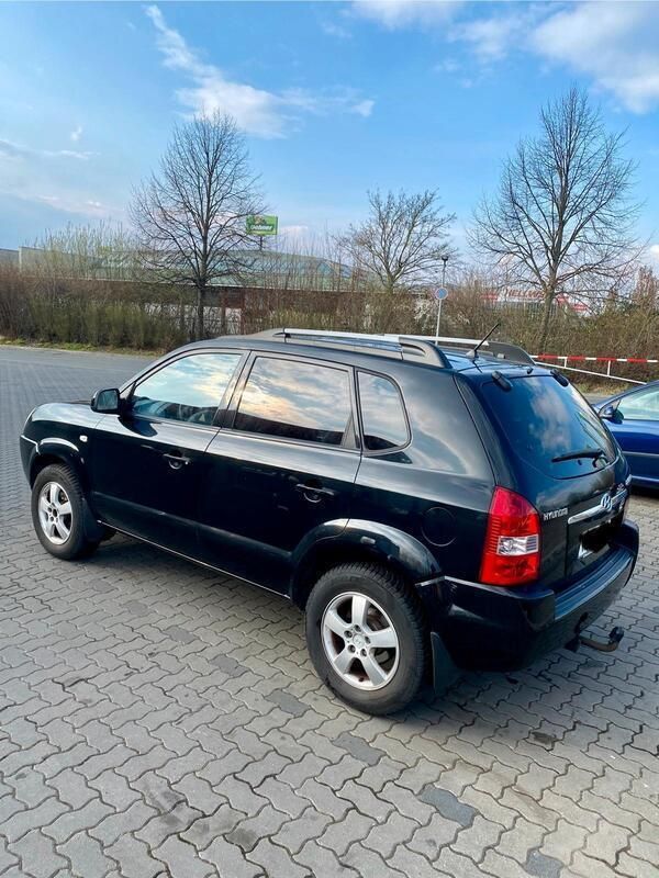 Schwarz Gebraucht 2005 Hyundai Tucson SUV | 4.000 € (Etwas zu teuer) - Bild 1/4