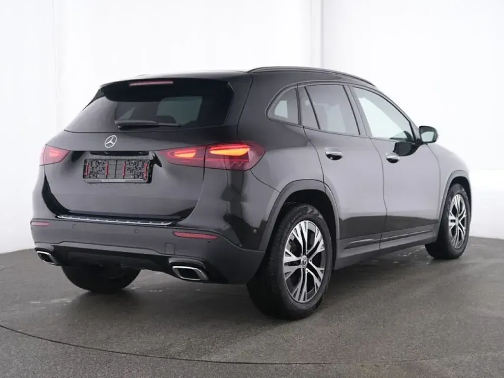 Gebraucht Mercedes GLA220 Progressive 190 PS (139 kW) 2025 Schwarz SUV
