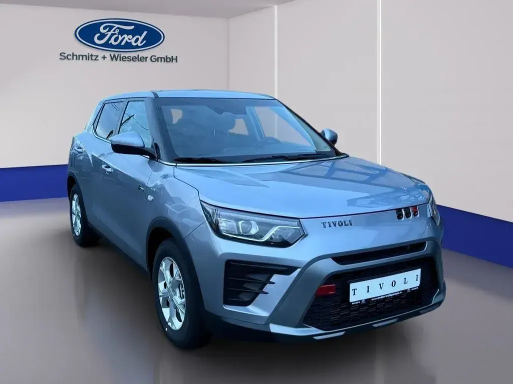Neu KGM Tivoli 163 PS (119 kW) 2026 Grau SUV