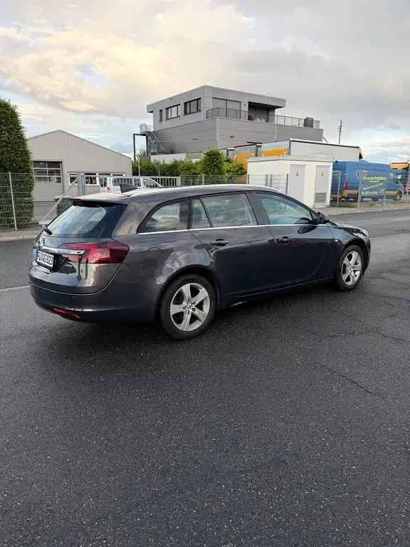 Używany Opel Insignia 136 KM (100 kW) 2016 Szary Kombi