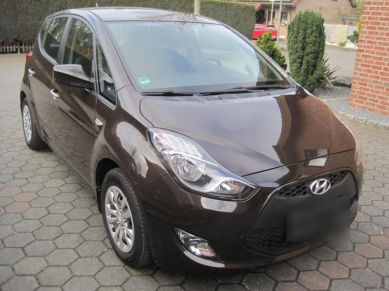 Gebraucht Hyundai ix20 90 PS (66 kW) 2017 Braun Kleinwagen