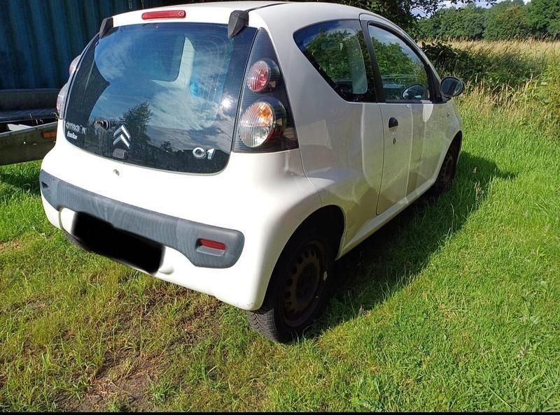 Weiß Gebraucht 2008 Citroën C1 Kleinwagen | 850 € (Guter Preis) - Bild 1/4