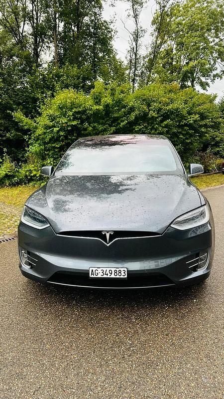 Grau Gebraucht 2017 Tesla Model X SUV | 27.000 € (Superpreis) - Bild 1/4