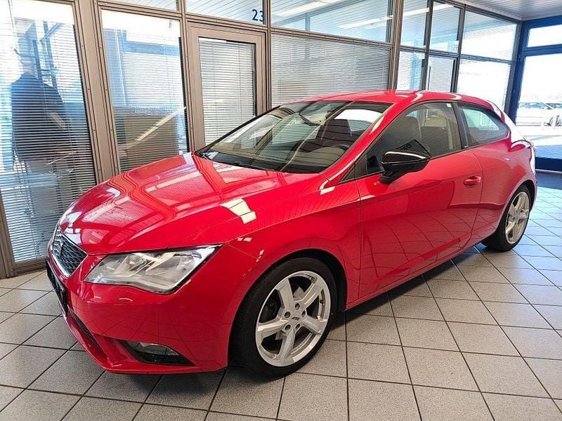 Gebraucht Seat Leon Style 110 PS (80 kW) 2015 Rotmet. (metallic) Limousine