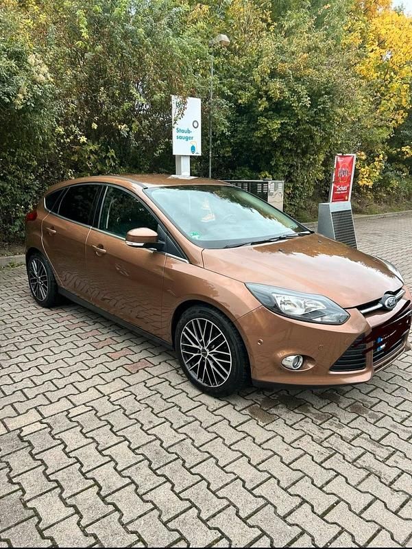 Gebraucht Ford Focus Titanium 116 PS (85 kW) 2014 Braun Limousine