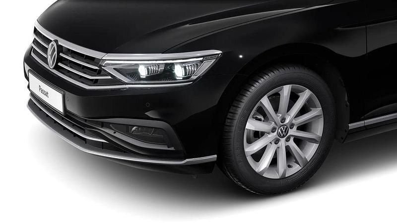 Gebraucht VW Passat Elegance 150 PS (110 kW) 2024 Schwarz Kombi