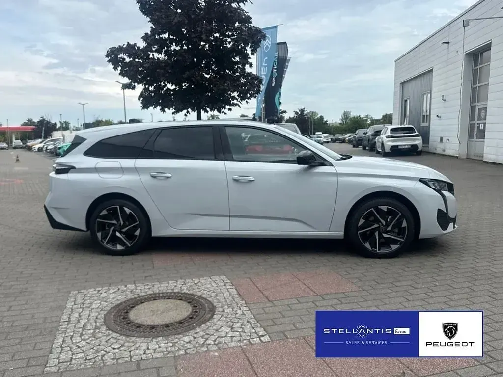 Neu Peugeot 308 Allure 136 PS (100 kW) 2026 Weiß Kombi