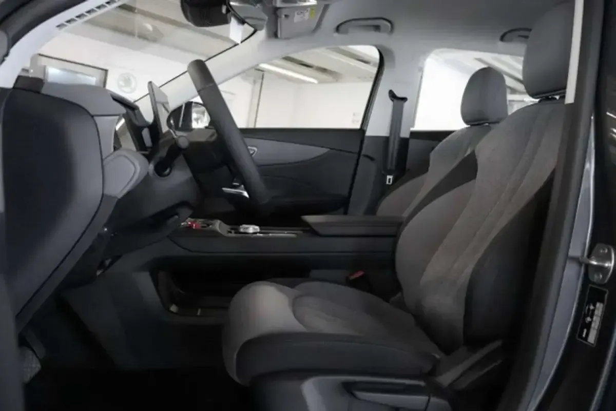 Neu MG MGS5 EV Comfort 125 kW (170 PS) 2026 Grau SUV