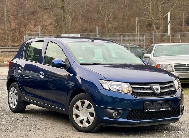 Blau Gebraucht 2016 Dacia Sandero Lauréate Kleinwagen | 4.490 € (Guter Preis) - Bild 1/4