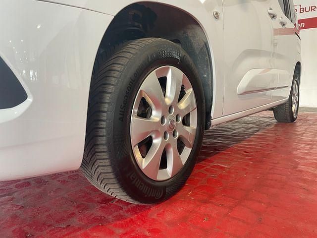 Gebraucht Opel Combo Life 131 PS (96 kW) 2023 Weiß Van / Kleinbus