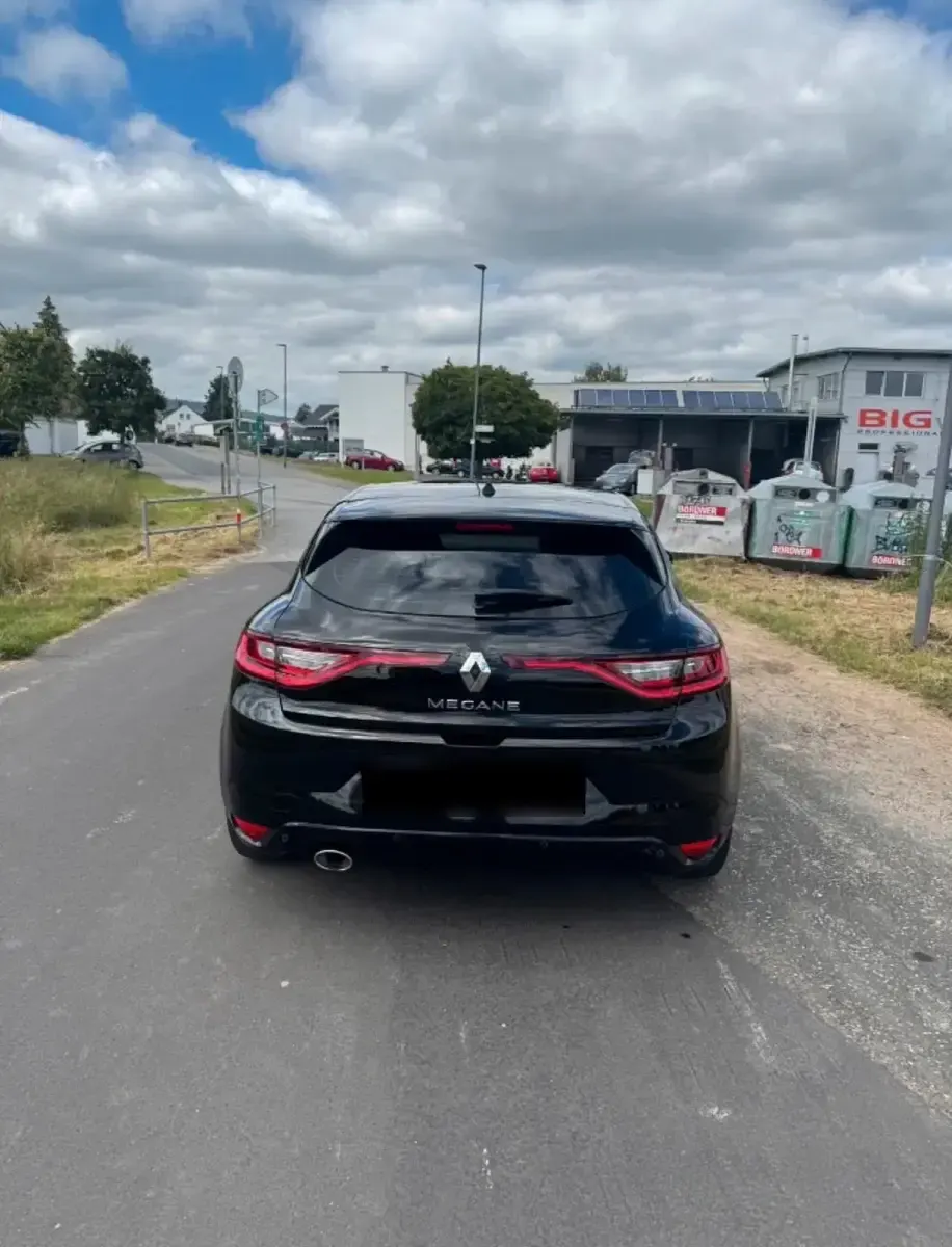 Gebraucht Renault Mégane IV 110 PS (80 kW) 2016 Schwarz Limousine