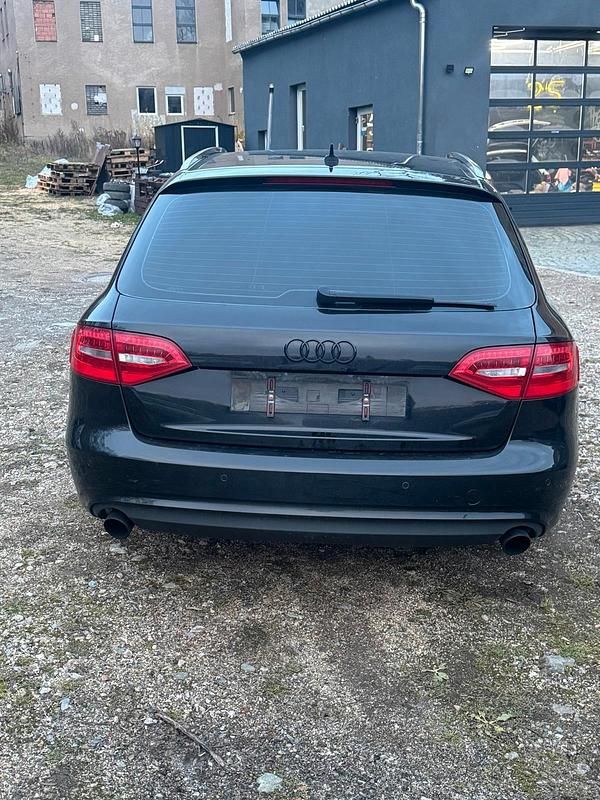 Gebraucht Audi A4 170 PS (125 kW) 2015 Schwarz Kombi