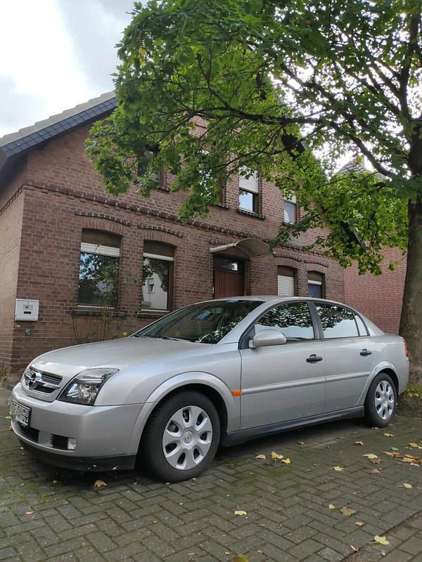 Silber Gebraucht 2003 Opel Vectra Limousine | 1.800 € (Etwas zu teuer) - Bild 1/4