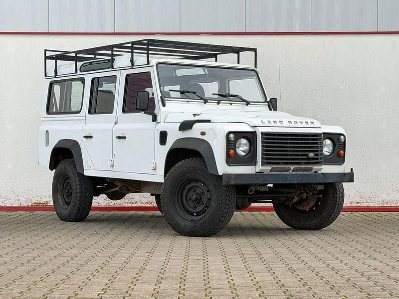 Weiß Gebraucht 2011 Land Rover Defender Kombi | 35.990 € (Fairer Preis) - Bild 1/4