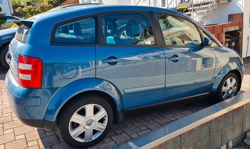 Second-hand Audi A2 110 CP (80 kW) 2002 Albastru Hatchback