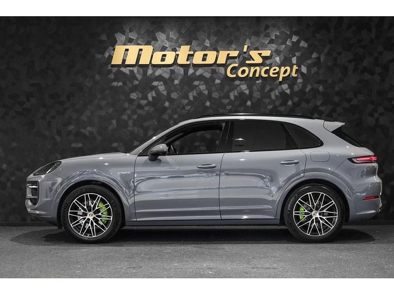 Gebraucht Porsche Cayenne 470 PS (345 kW) 2024 Grau SUV
