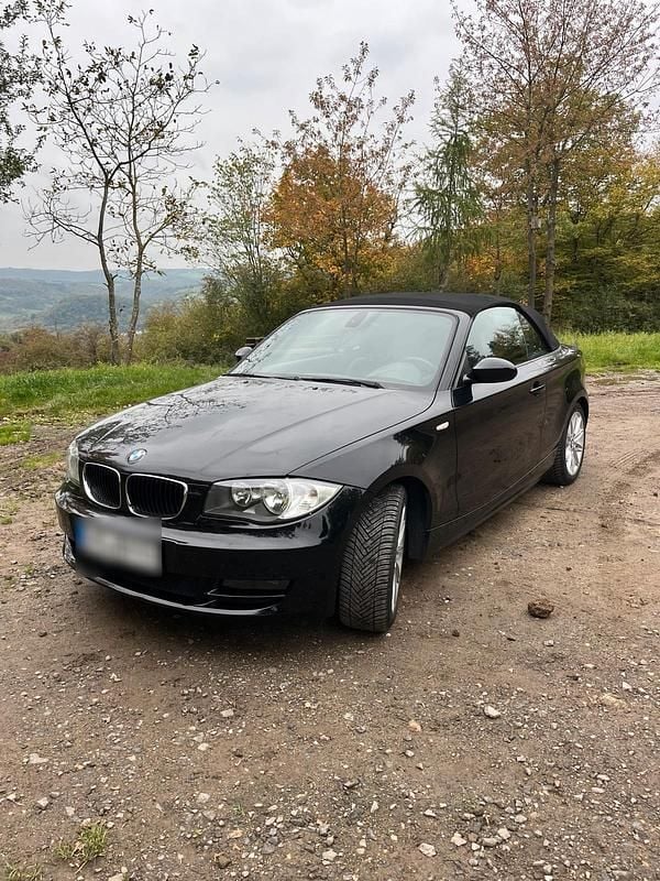 Schwarz Gebraucht 2009 BMW 118 Cabriolet Cabrio | 7.250 € (Guter Preis) - Bild 1/4