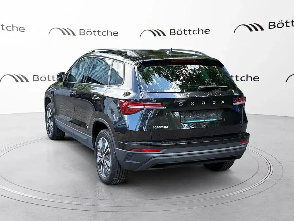 Gebraucht Skoda Karoq Tour 150 PS (110 kW) 2022 Schwarzmagic perleffekt SUV