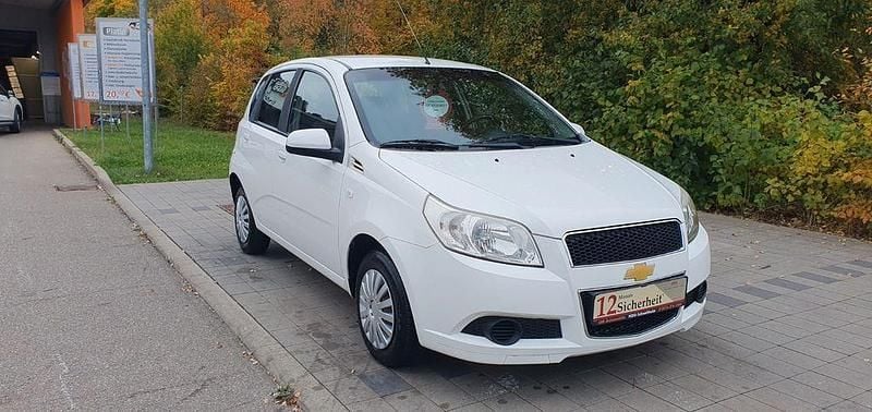 Weiß Gebraucht 2011 Chevrolet Aveo LS Kleinwagen | 3.890 € (Fairer Preis) - Bild 1/4