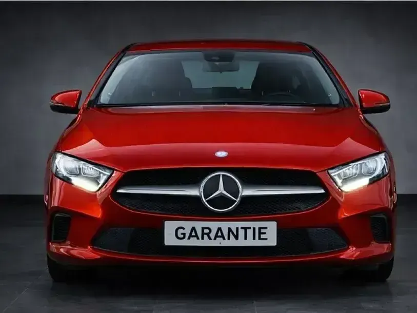 Gebraucht Mercedes A180 Advanced 116 PS (85 kW) 2020 Rot Limousine