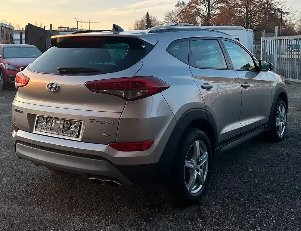 Gebraucht Hyundai Tucson 177 PS (130 kW) 2017 Silber SUV