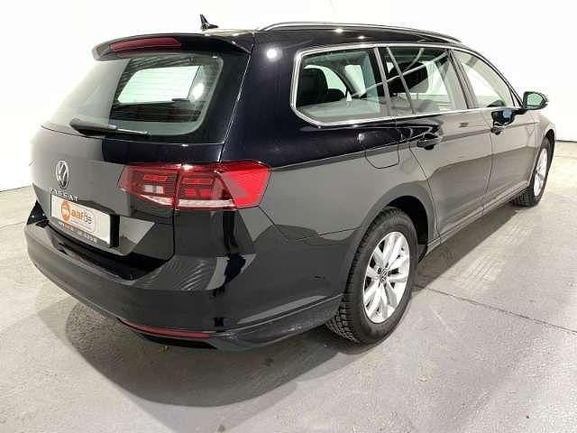 Gebraucht VW Passat Business 150 PS (110 kW) 2023 Kombi