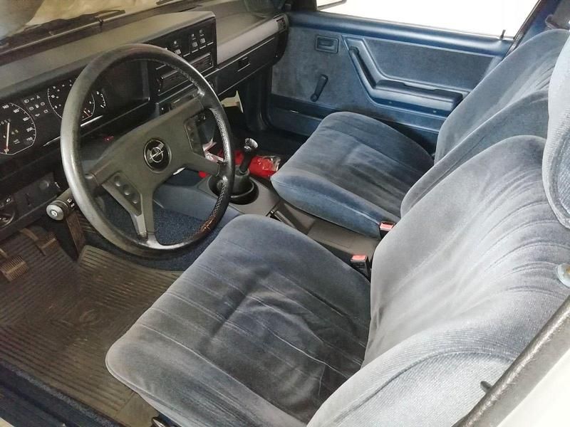 Gebraucht Opel Rekord 116 PS (85 kW) 1986 Silber Kombi