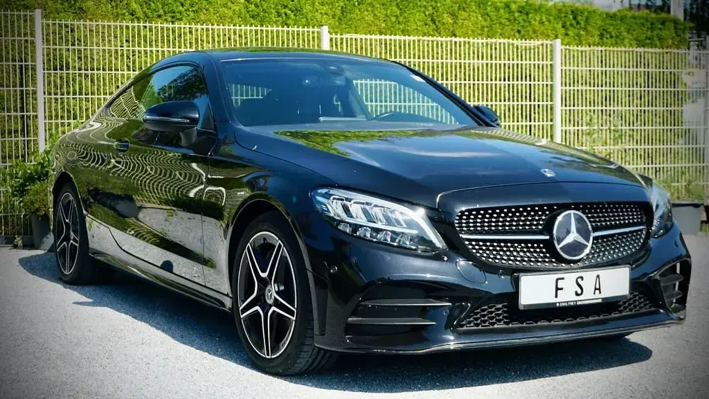 Gebraucht Mercedes C300 258 PS (189 kW) 2018 Schwarz Coupé