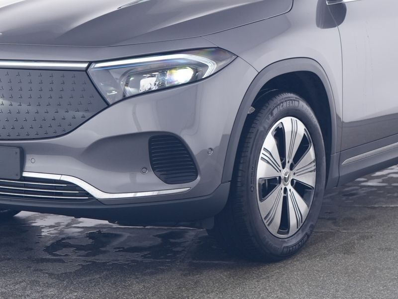 Gebraucht Mercedes EQA250 Progressive 139 kW (190 PS) 2024 Mountain grey metallic SUV