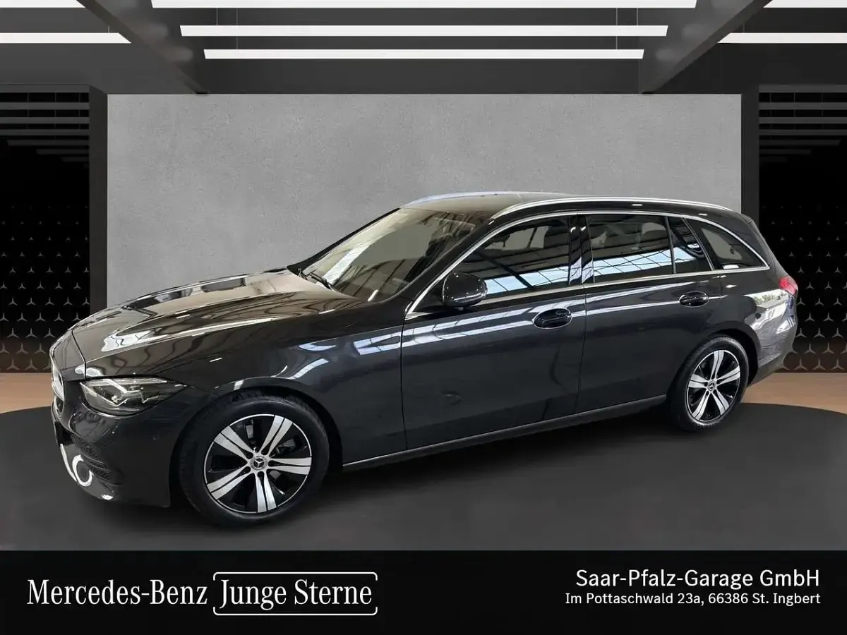 Gebraucht Mercedes C200 Avantgarde 163 PS (119 kW) 2023 Graphitgrau Kombi