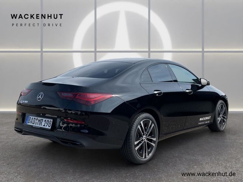 Gebraucht Mercedes CLA180 Night 136 PS (100 kW) 2025 Schwarz Limousine