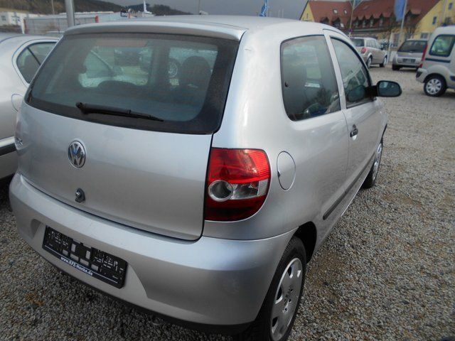 Gebraucht VW Fox 54 PS (39 kW) 2005 Silber metallic Kleinwagen