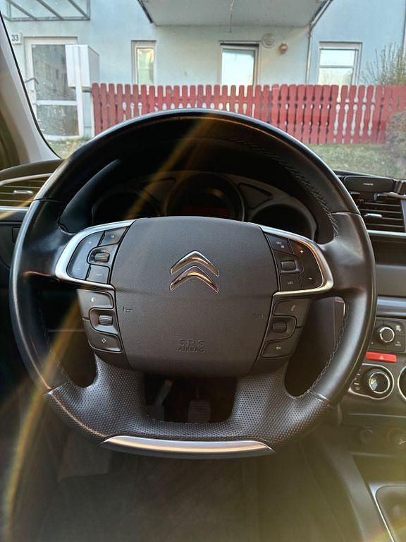 Gebraucht Citroën C4 Tendance 120 PS (88 kW) 2012 Braun Limousine