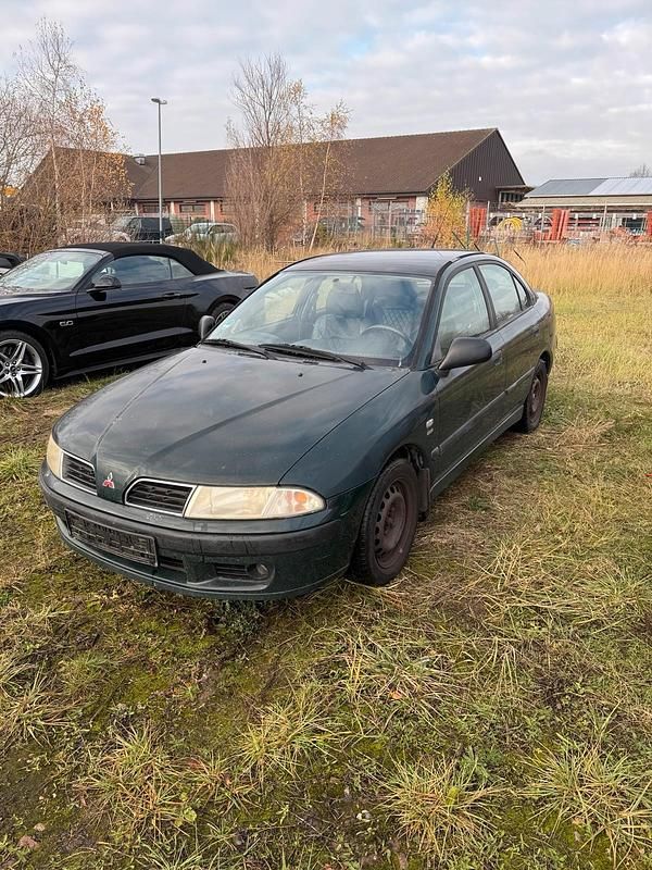 Grün Gebraucht 2000 Mitsubishi Carisma Limousine | 1.200 € (Fairer Preis) - Bild 1/4