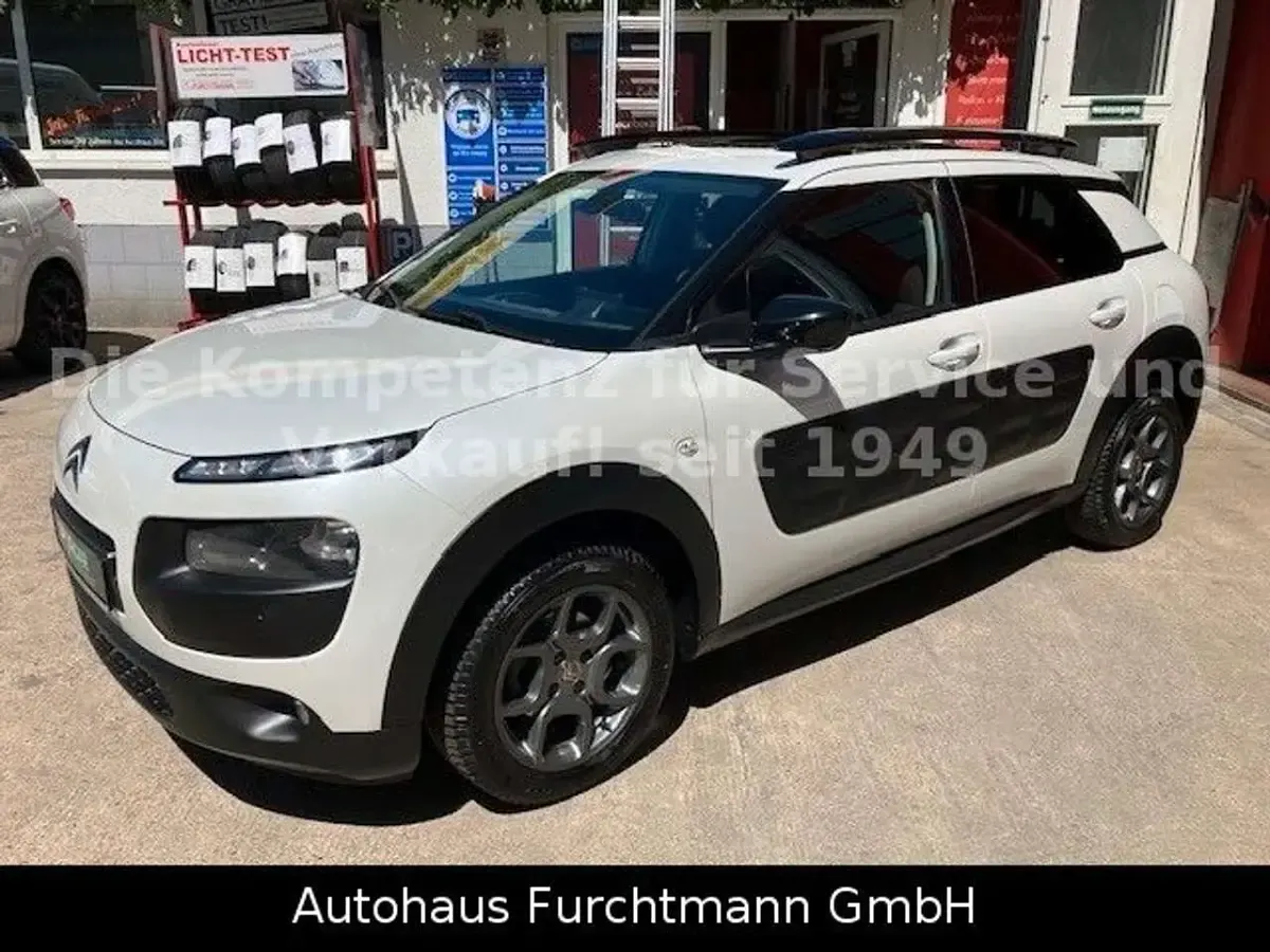 Gebraucht Citroën C4 Shine 82 PS (60 kW) 2017 Perle perlmutt weiss metal Limousine