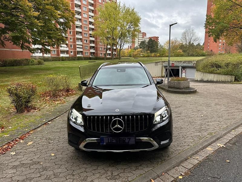 Gebraucht Mercedes GLC350 258 PS (189 kW) 2018 Schwarz SUV