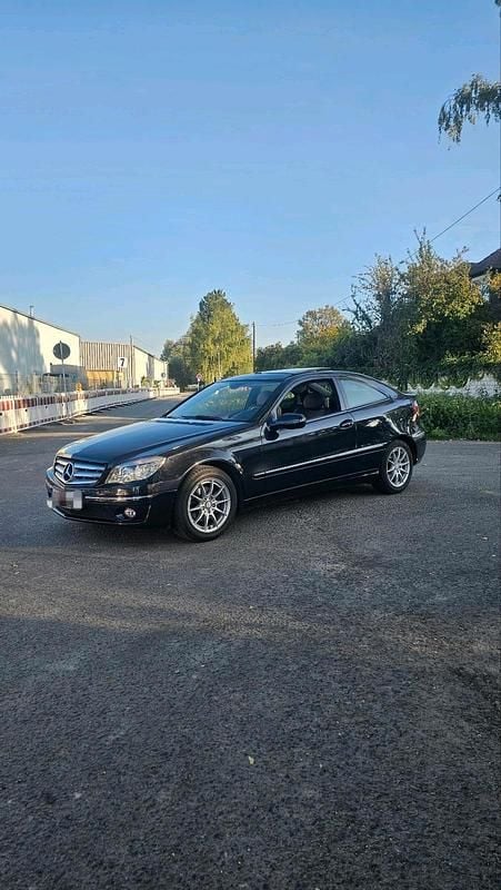 Schwarz Gebraucht 2010 Mercedes CLC180 Kleinwagen | 8.699 € (Fairer Preis) - Bild 1/4