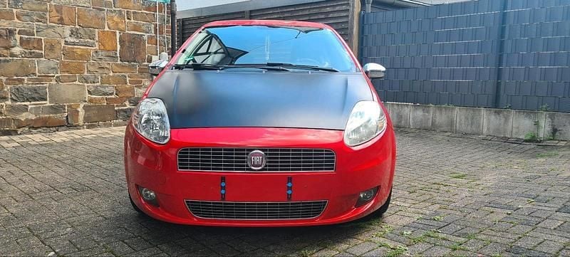 Rot Gebraucht 2009 Fiat Grande Punto Kleinwagen | 1.500 € - Bild 1/4