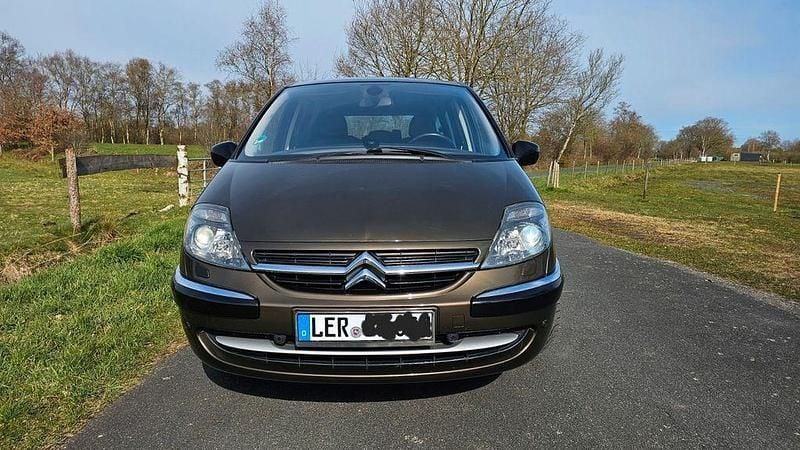 Gebraucht Citroën C8 Exclusive 163 PS (119 kW) 2012 Braun Van / Kleinbus